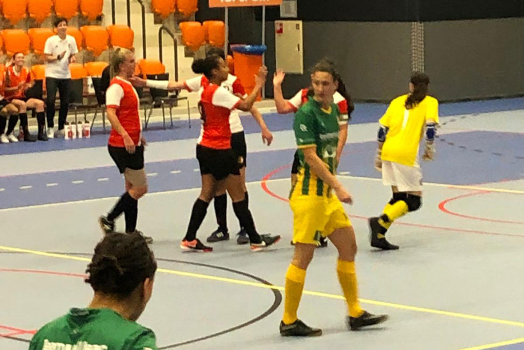 Zaalvoetbalsters Futsal Rotterdam in extremis langs ZVV Den Haag